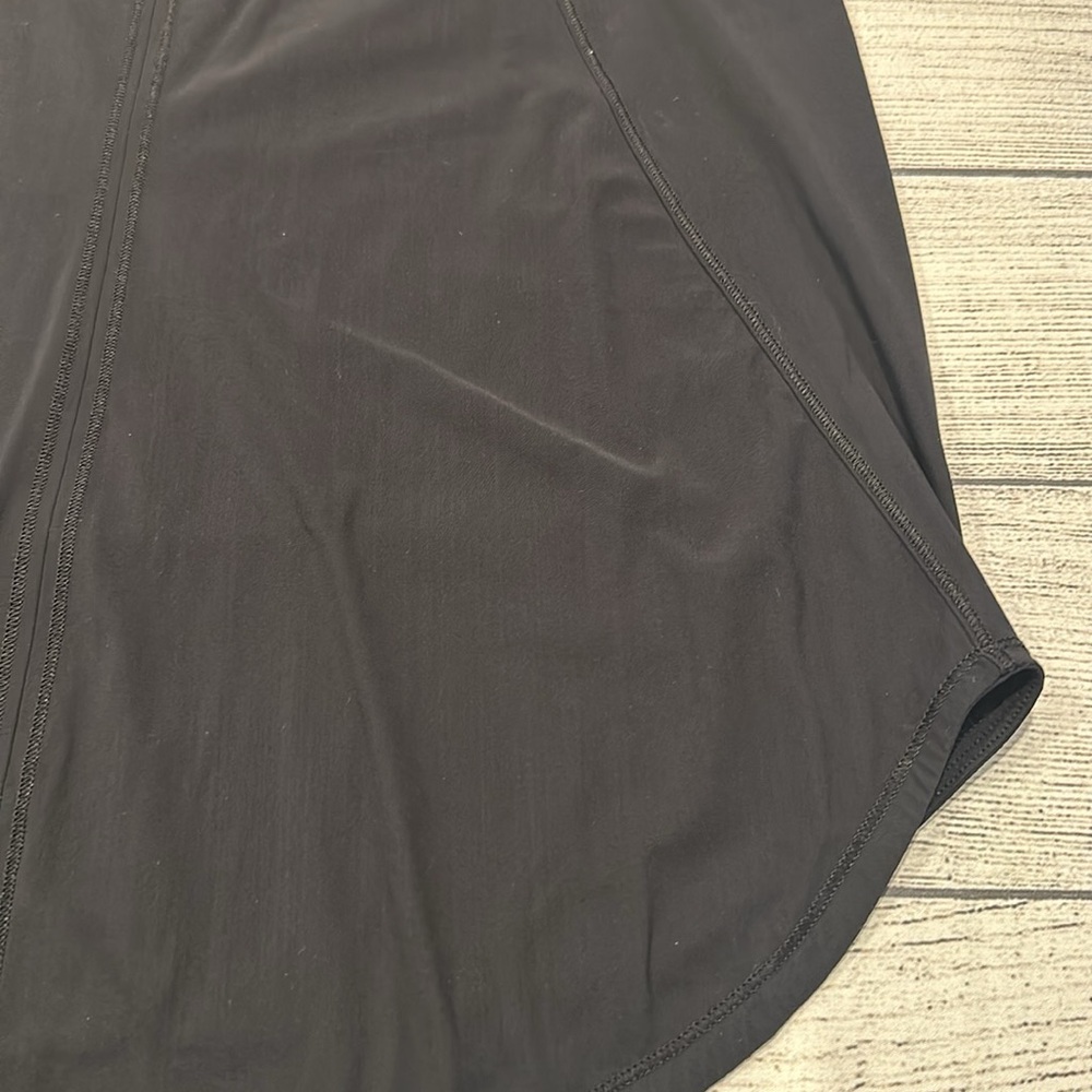 🍋Women’s Lululemon tank with mesh detail PTP approx 18.5” 🍋 - Picture 14 of 14
